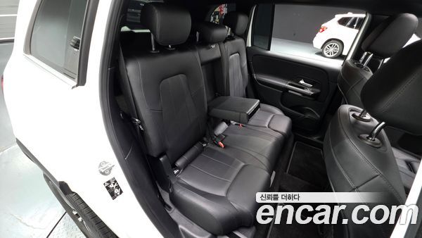 Mercedes-Benz GLB 2021, фото 16