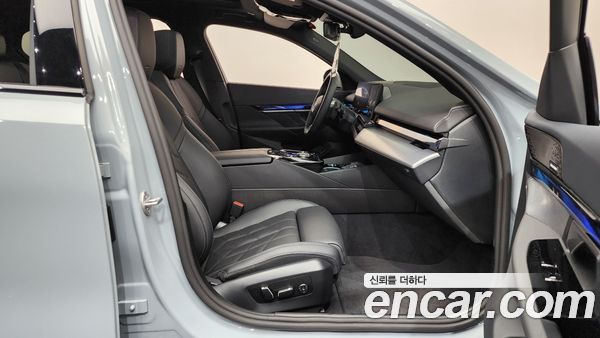 BMW 5 Series 2025, фото 15