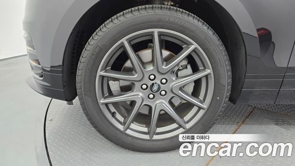 Land Rover Range Rover Velar 2023, фото 5