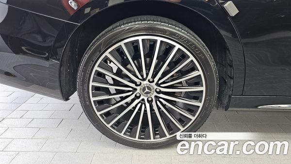 Mercedes-Benz E-Class 2024, фото 5