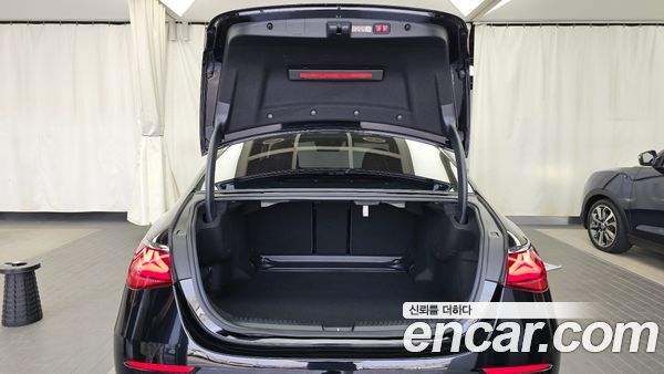 Mercedes-Benz E-Class 2024, фото 26