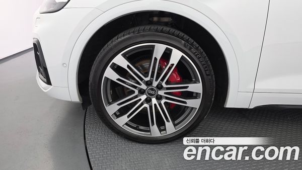 Audi SQ5 2022, фото 5