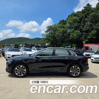 Audi e-tron 2020, фото 3