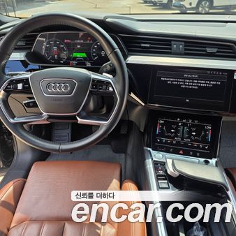 Audi e-tron 2020, фото 14
