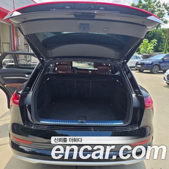 Audi e-tron 2020, фото 15
