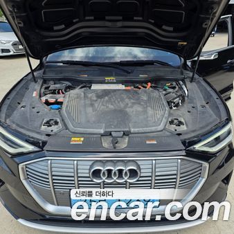 Audi e-tron 2020, фото 19