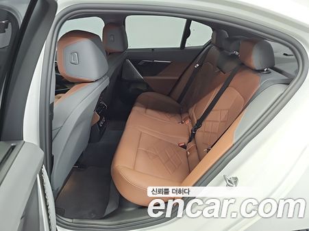 BMW 5 Series 2025, фото 12