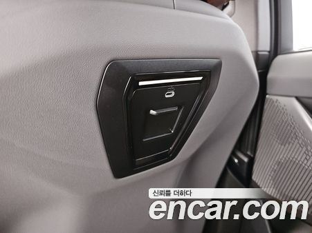 BMW 5 Series 2025, фото 14