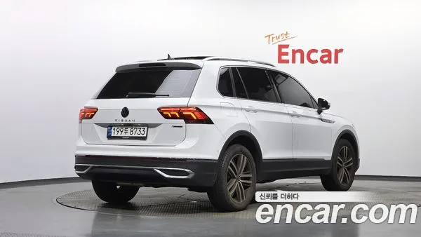 Volkswagen Tiguan 2023, фото 2