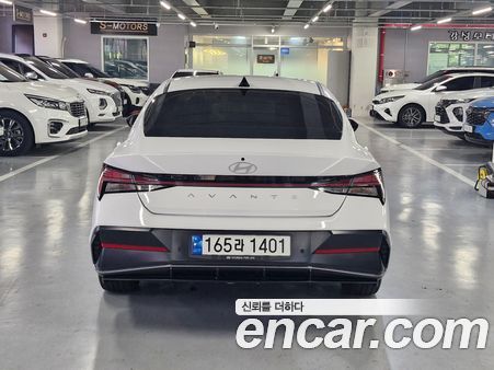 Hyundai Elantra 2024, фото 4