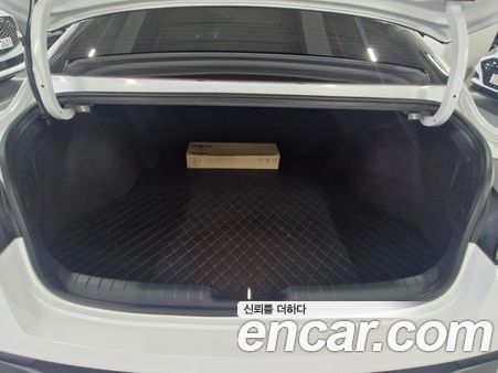 Hyundai Elantra 2024, фото 18