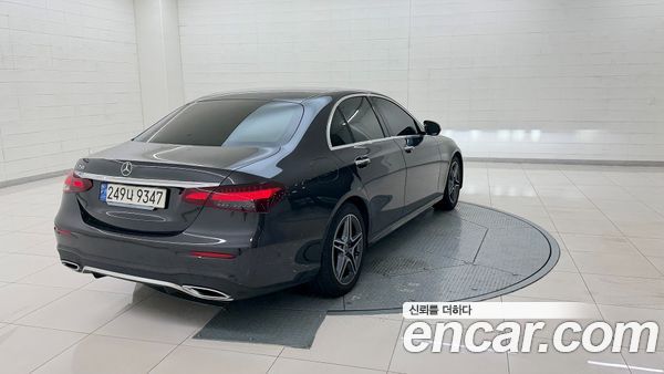 Mercedes-Benz E-Class 2023, фото 5