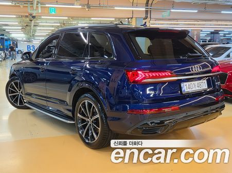 Audi Q7 2021, фото 4