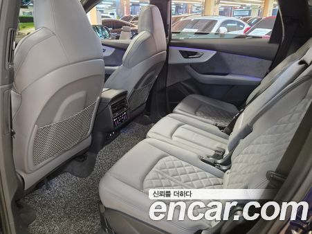 Audi Q7 2021, фото 15
