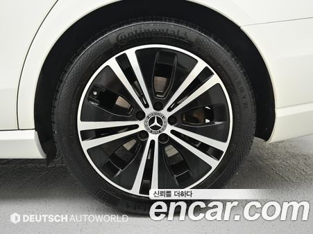 Mercedes-Benz E-Class 2020, фото 6