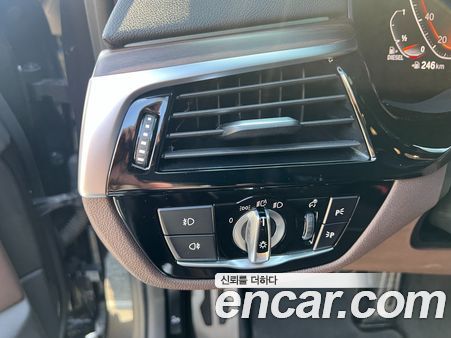 BMW 5 Series 2020, фото 12