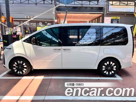 Hyundai Staria 2025