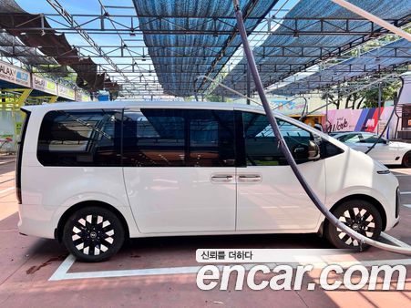 Hyundai Staria 2025, фото 2