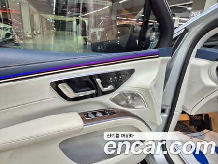 Mercedes-Benz EQS 2023, фото 13