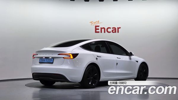 Tesla Model 3 2024, фото 2