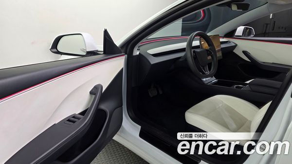Tesla Model 3 2024, фото 13