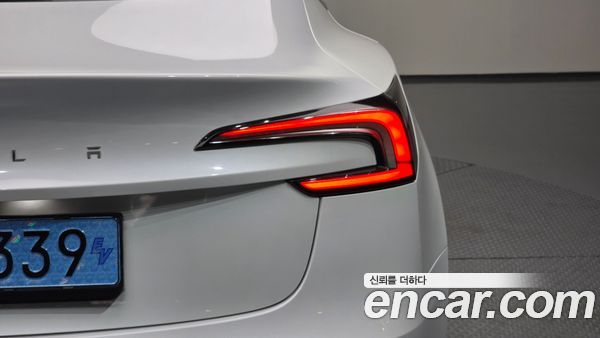 Tesla Model 3 2024, фото 9