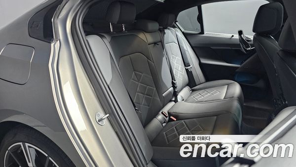 BMW 5 Series 2025, фото 17