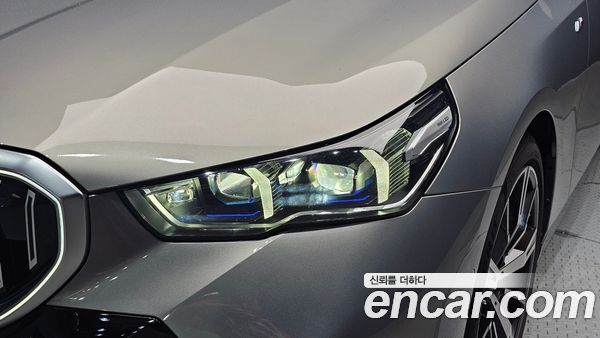 BMW 5 Series 2025, фото 8