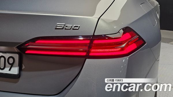BMW 5 Series 2025, фото 9