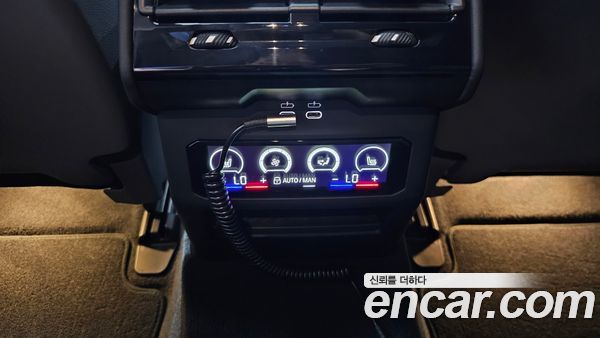 BMW 5 Series 2025, фото 29