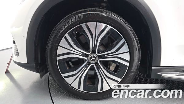 Mercedes-Benz EQE 2023, фото 5