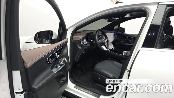 Mercedes-Benz EQE 2023, фото 13