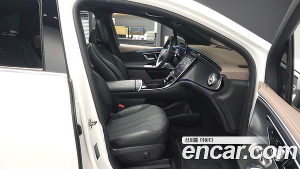 Mercedes-Benz EQE 2023, фото 17