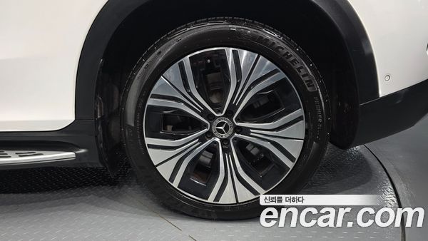 Mercedes-Benz EQE 2023, фото 7