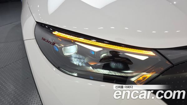 Mercedes-Benz EQE 2023, фото 8