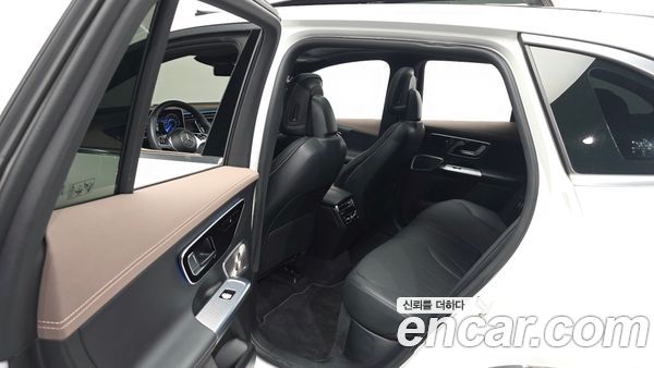 Mercedes-Benz EQE 2023, фото 16