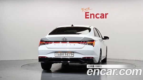 Hyundai Elantra 2021, фото 4