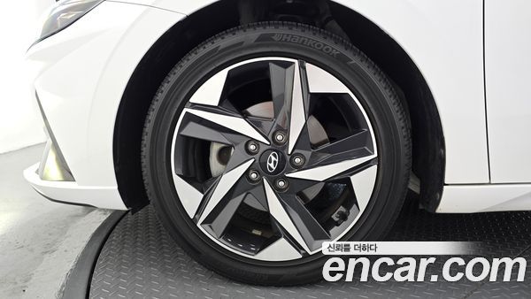 Hyundai Elantra 2021, фото 5