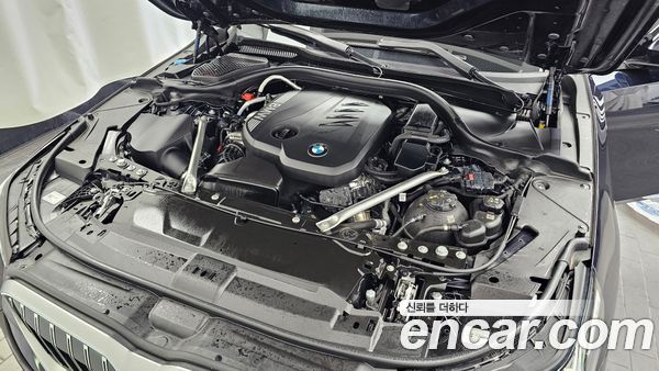 BMW 5 Series 2025, фото 6