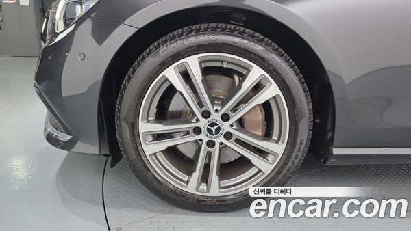 Mercedes-Benz E-Class 2021, фото 5