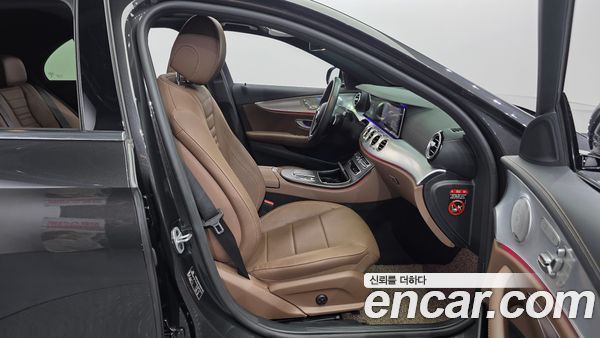 Mercedes-Benz E-Class 2021, фото 17