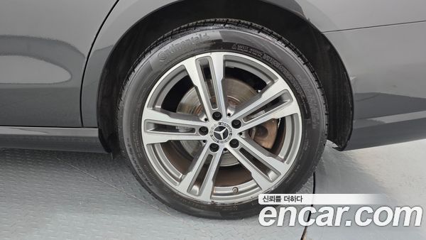Mercedes-Benz E-Class 2021, фото 7