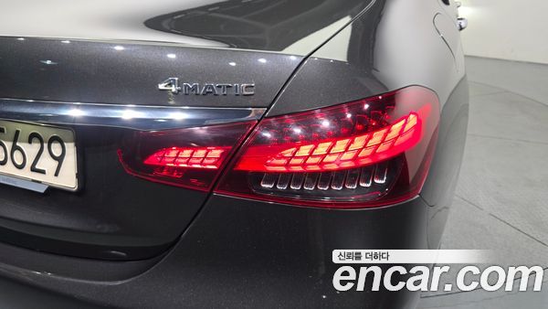Mercedes-Benz E-Class 2021, фото 9