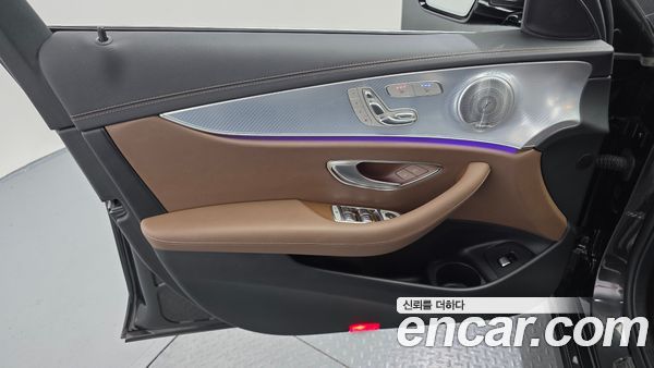 Mercedes-Benz E-Class 2021, фото 14