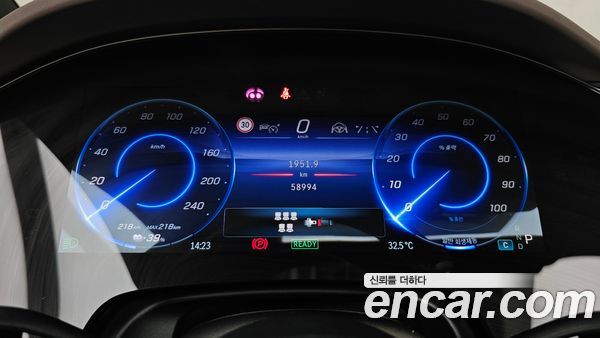 Mercedes-Benz EQS 2023, фото 11