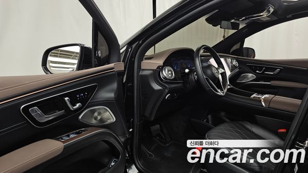 Mercedes-Benz EQS 2023, фото 13