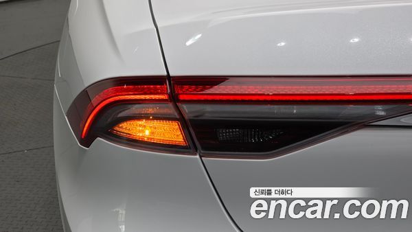 Hyundai Grandeur 2023, фото 9