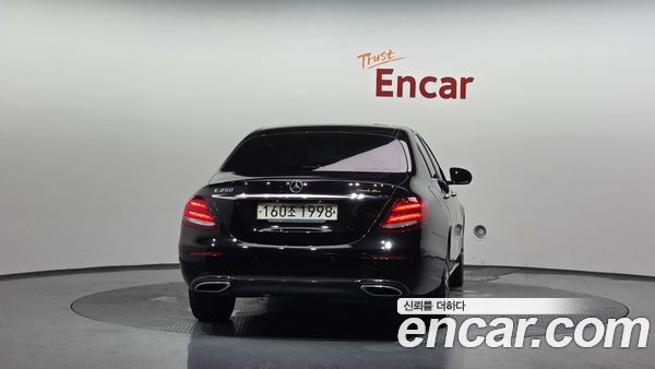 Mercedes-Benz E-Class 2020, фото 4