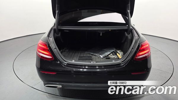 Mercedes-Benz E-Class 2020, фото 26