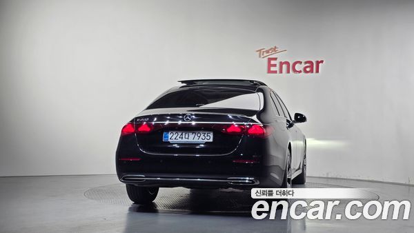 Mercedes-Benz E-Class 2026, фото 4